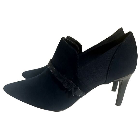Women's New Calvin Klein Jaclyn Suede Navy Blue Heal Booties With Logo Size 7 - Picture 1 of 7